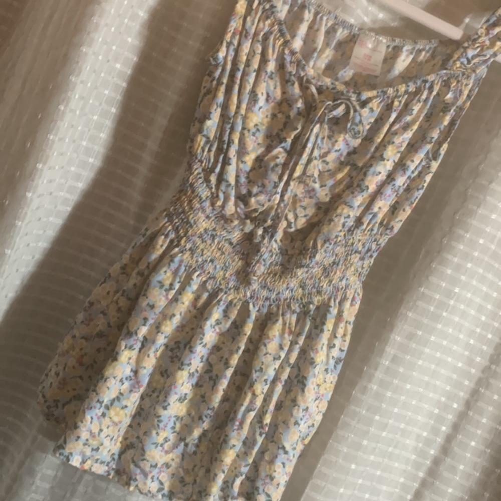 Floral top, corset tie feature in front, elastic high waist